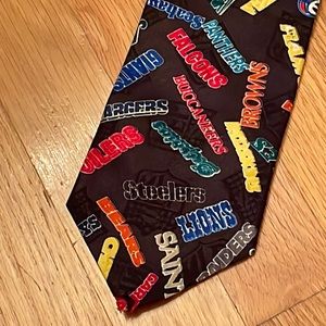 Team NFL Team Tie. Vintage. Black with Teams Listed EUC